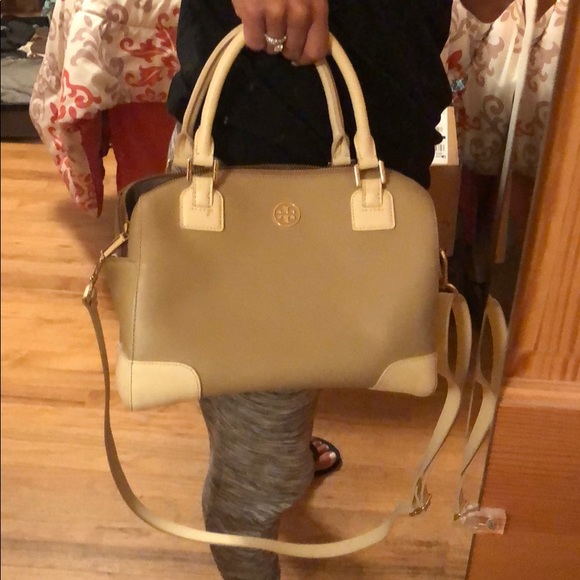 Barely used Tory Burch Robinson satchel bag - Picture 7 of 14